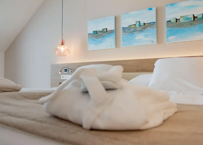 Valentin Somni & (adults Only) Peguera