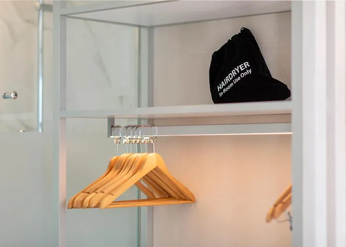 Valentin Somni & (adults Only) Παγκουέρα